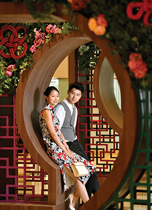 Experience Hong Kong Culture with 
Modern Qipao Designs
穿上時尚旗袍
拍攝獨特香港風情